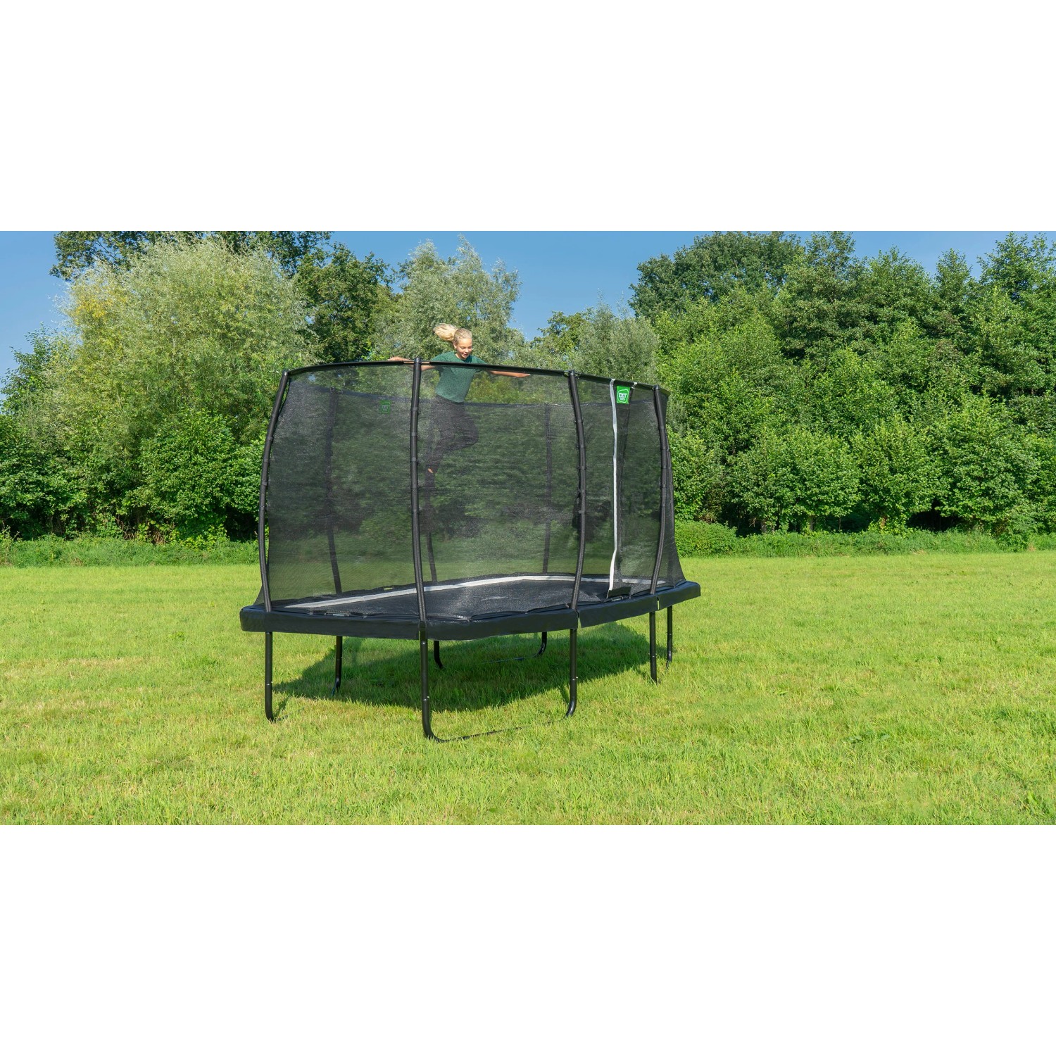 Schwarzes EXIT Allure Classic Gartentrampolin mit Sicherheitsnetz, 244 x 427 cm.
