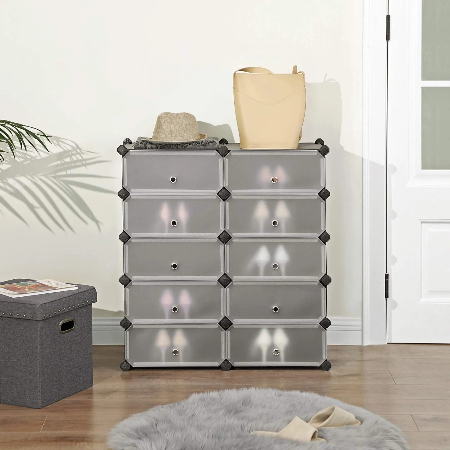 Schwarzes Songmics Regal mit 10 Ebenen für ca. 20-30 Paar Schuhe. Schuhbank für Flur und Ankleidezimmer.