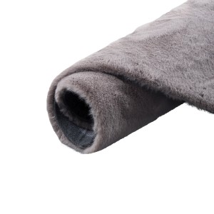 Grauer, runder Fellteppich (160x160cm) der Marke Pergamon, super soft und luxuriös.