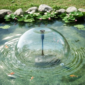 SunSun Teichpumpe mit Filter und UV-Klärer im Teich mit Springbrunnen-Aufsatz.