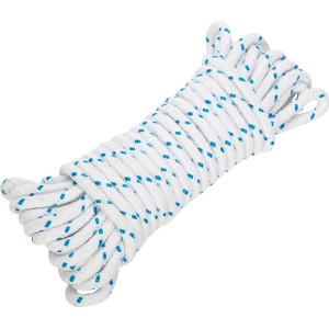 Weiße Schotleine aus Polyester, Ø 10 mm, mit blauen Markierungen, aufgerollt.