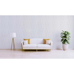 Wohnraum mit weißer Streifen-Vliestapete "Romeo" von Tadessi, Sofa, Lampe und Pflanze.