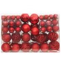 111-teiliges Weihnachtskugel-Set in Rot mit verschiedenen Designs und Größen.