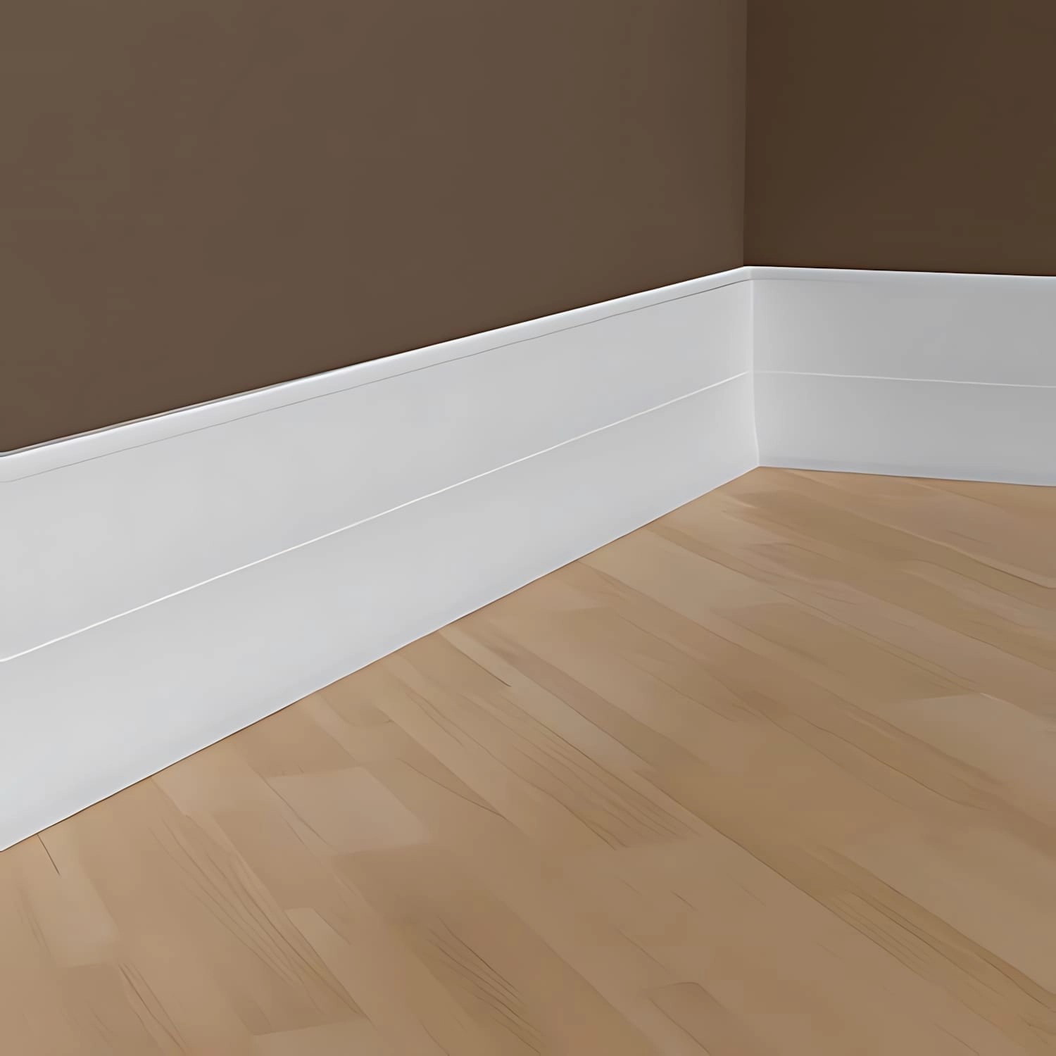 Weisse PROFHOME Sockelleisten (11 Stk.) im Set, montiert an einer braunen Wand.