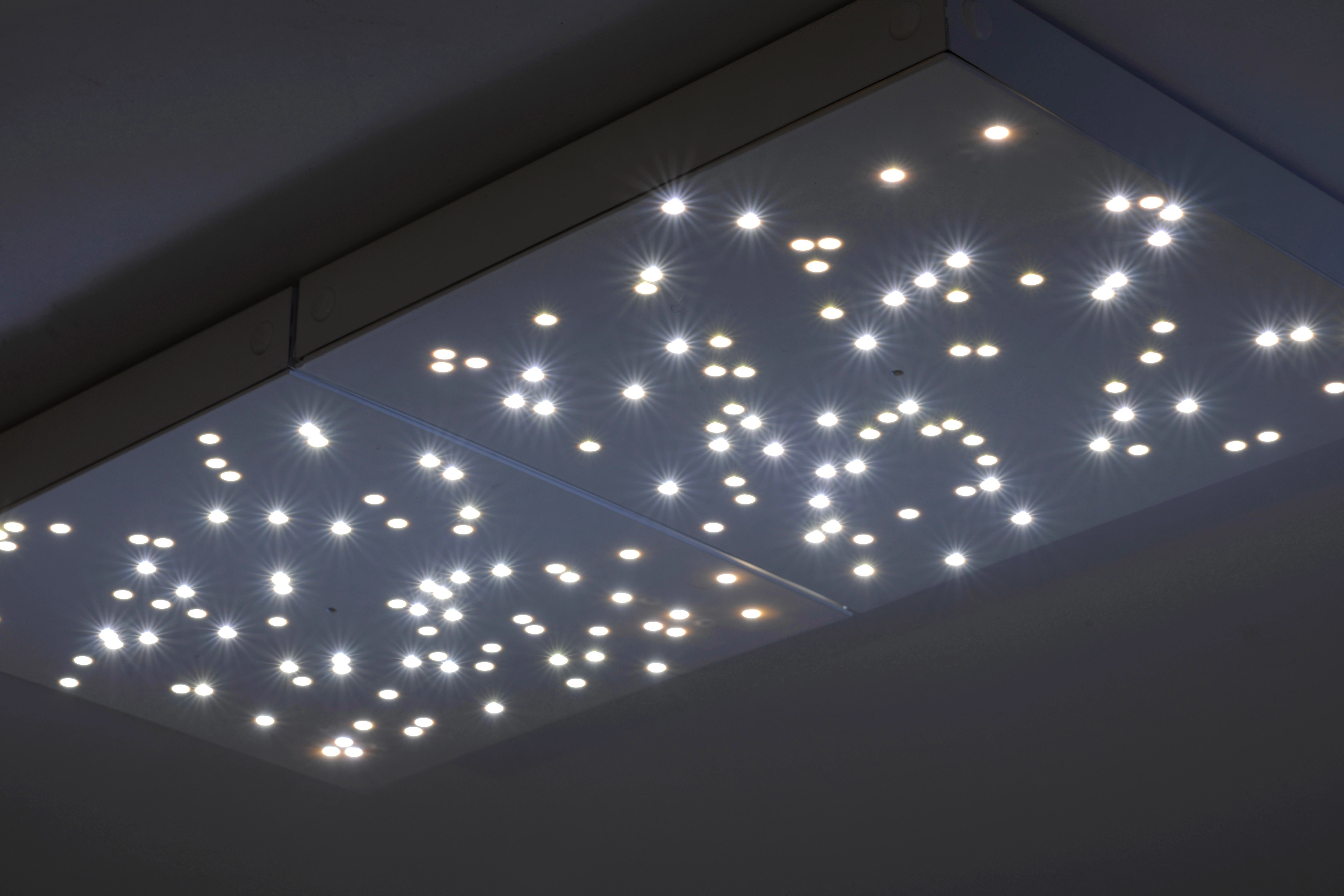 LED-Sternenhimmel: Drei Geräte im Vergleich