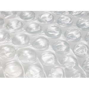 Transparente Luftpolsterfolie (1 m x 5 m) für Polster- und Frostschutz.