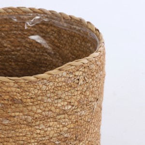 Hellbrauner Korb Atlantic Ø 18 cm von Mica Decorations aus Seegras, ideal als Übertopf.