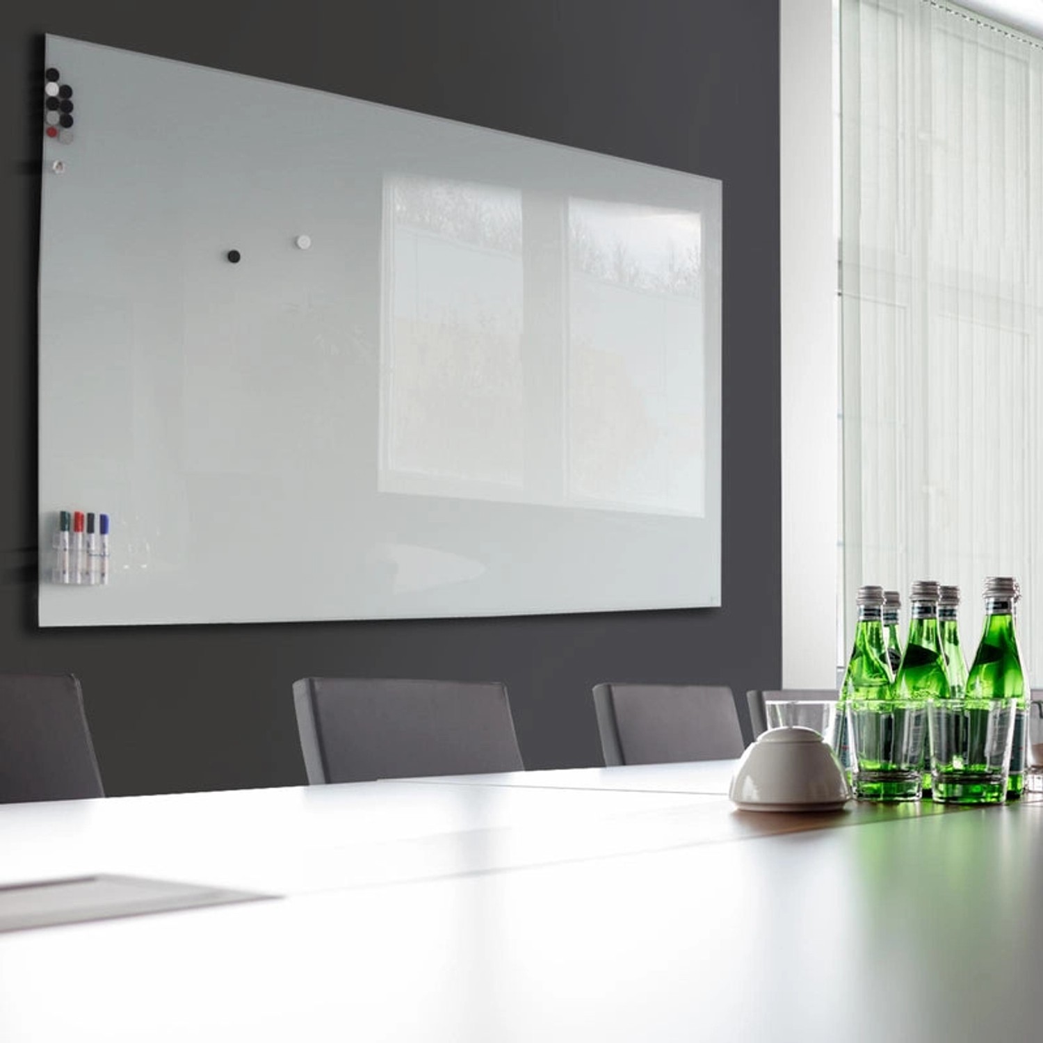 Spiegelndes KARAT Glas Whiteboard Lissabon, 45x30 cm, vielseitig einsetzbar für Büro und Zuhause.