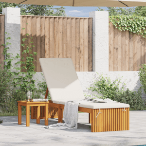Braune vidaXL Sonnenliege aus Akazienholz mit beiger Polsterung im Garten.