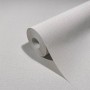 Rolle Marburg Vliestapete in Weiß-Grau mit Textiloptik.