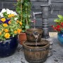 Gartenbrunnen-Set Las Vegas mit Schwengelpumpe und Fässern, rustikale Gartendeko.