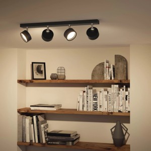 Philips Bracia 4-flammige LED-Spotleuchte in Schwarz an der Decke, spendet warmweißes Licht für Regale.
