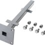 Silberner Pfostenanker (50,6x15x15cm) mit Schrauben zur Zaunpfosten-Befestigung im Boden.