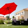 Roter Schneider Marktschirm Harlem, Ø 270 cm mit Knickfunktion im Garten.