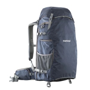 Dunkelblauer Mantona Kamera- & Drohnenrucksack mit gepolsterten Trägern, flexiblen Fächern für Outdoor & Reise.