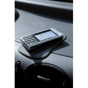 OBI AntiRutsch-Pad auf Armaturenbrett mit Handy. Ideal für Handy, Schlüssel & Co.
