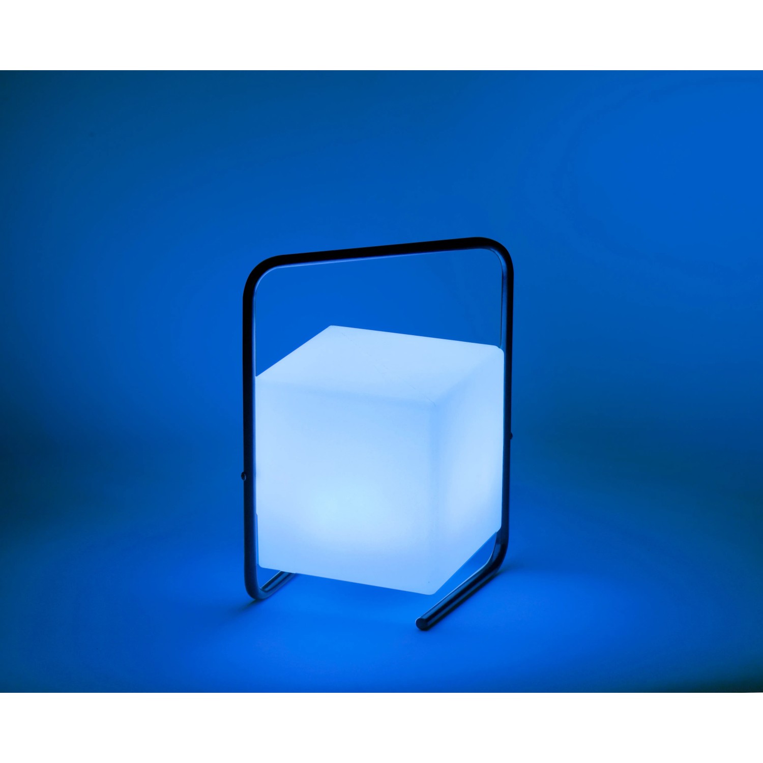 Schwarze LED-Outdoor-Tischleuchte Keno, 29 cm hoch, mit RGB-Licht.