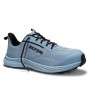 Hellblauer ELTEN TAVIXX Sicherheitshalbschuh S1 ESD. Sneaker-Design mit schwarzen Schnürsenkeln und Carbonkappe.