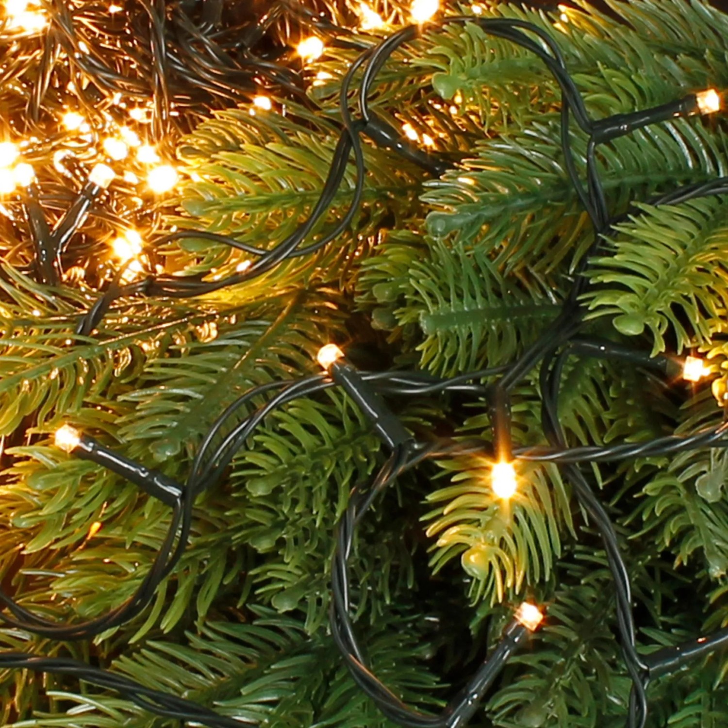Warmweiße ECD Germany LED Lichterkette (36m, 480 LEDs) für Weihnachten, geeignet für Innen- und Außenbereich.
