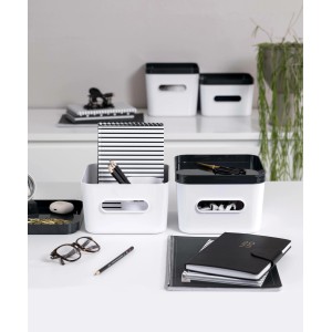 Weiße SmartStore Compact Aufbewahrungsbox Square M mit schwarzen Akzenten.