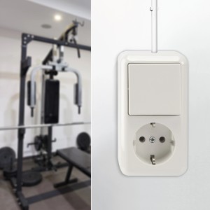 Merten Aufputz Kombination: Schuko-Steckdose und Wechselschalter in Weiß.