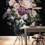 Komar Vlies Fototapete Charming, 200x250cm, florales Design auf schwarzem Hintergrund.