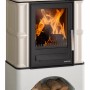 Justus Kaminofen Bavaria Ahorn Weiß mit Sockel, 7 kW, Kachelofen mit Holzfach.