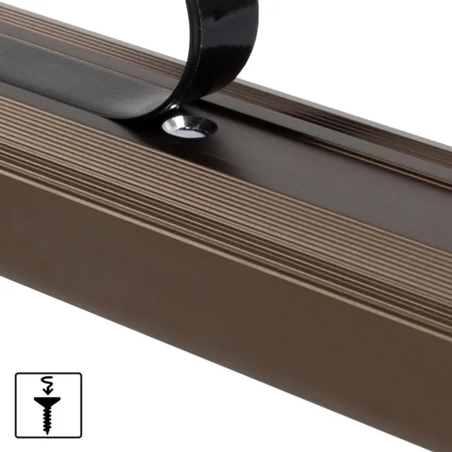 Detailaufnahme: Selbstklebendes KARAT Stufenkantenprofil Glory in Bronze Dunkel, L-Form.