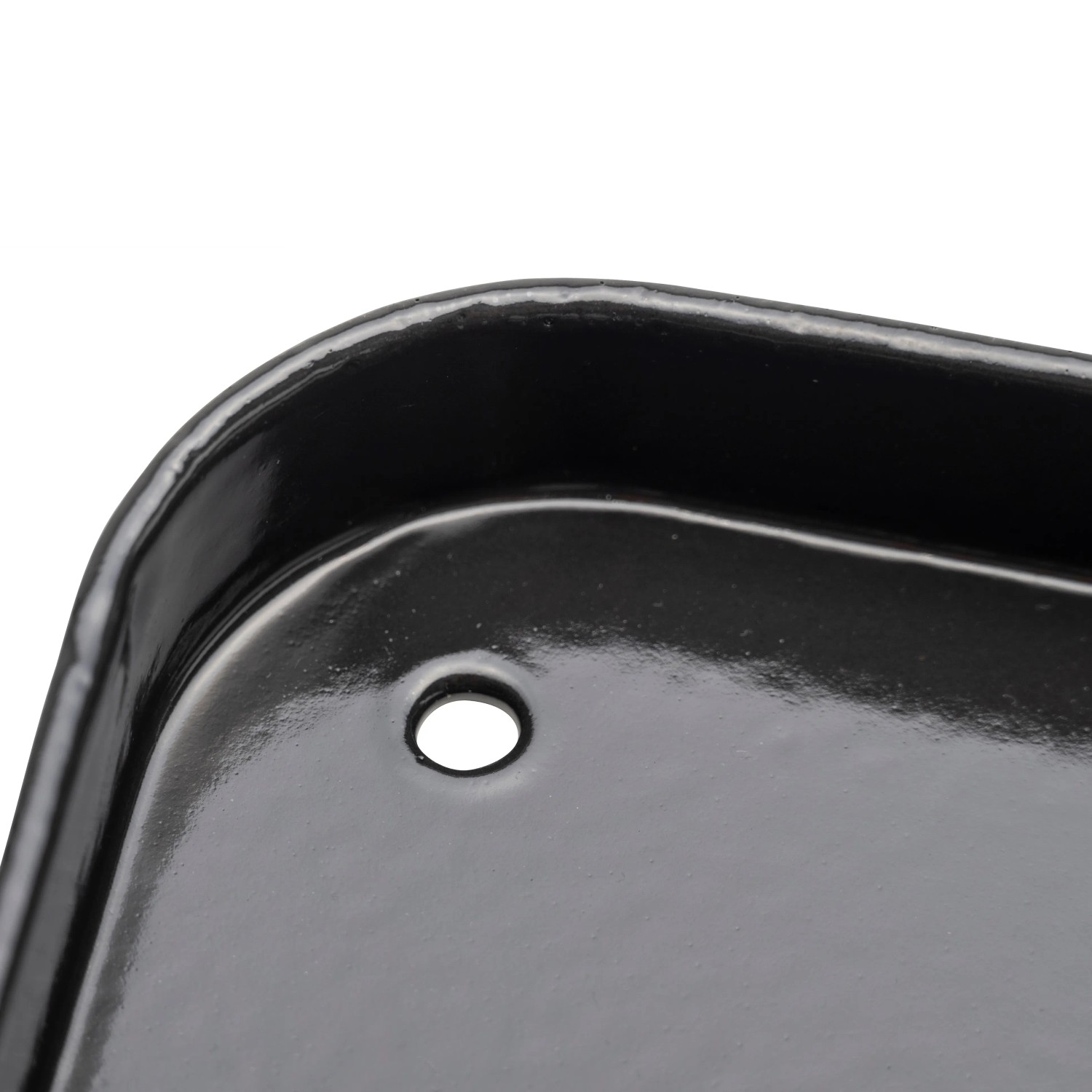 Detailaufnahme: Char-Broil Universalgrillplatte Plus, Grillzubehör aus emailliertem Stahl mit Rand und Fettablaufloch.