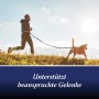 Mann joggt mit Hund. Canosept Gelenk Tabletten unterstützen die Gelenke des Hundes.