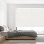Weißes Viewtex Verdunkelungsrollo Sundusk (220x250 cm) im Schlafzimmer.