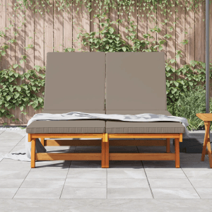 Doppel-Sonnenliege aus Akazienholz mit Rädern und Kissen für Garten oder Balkon.