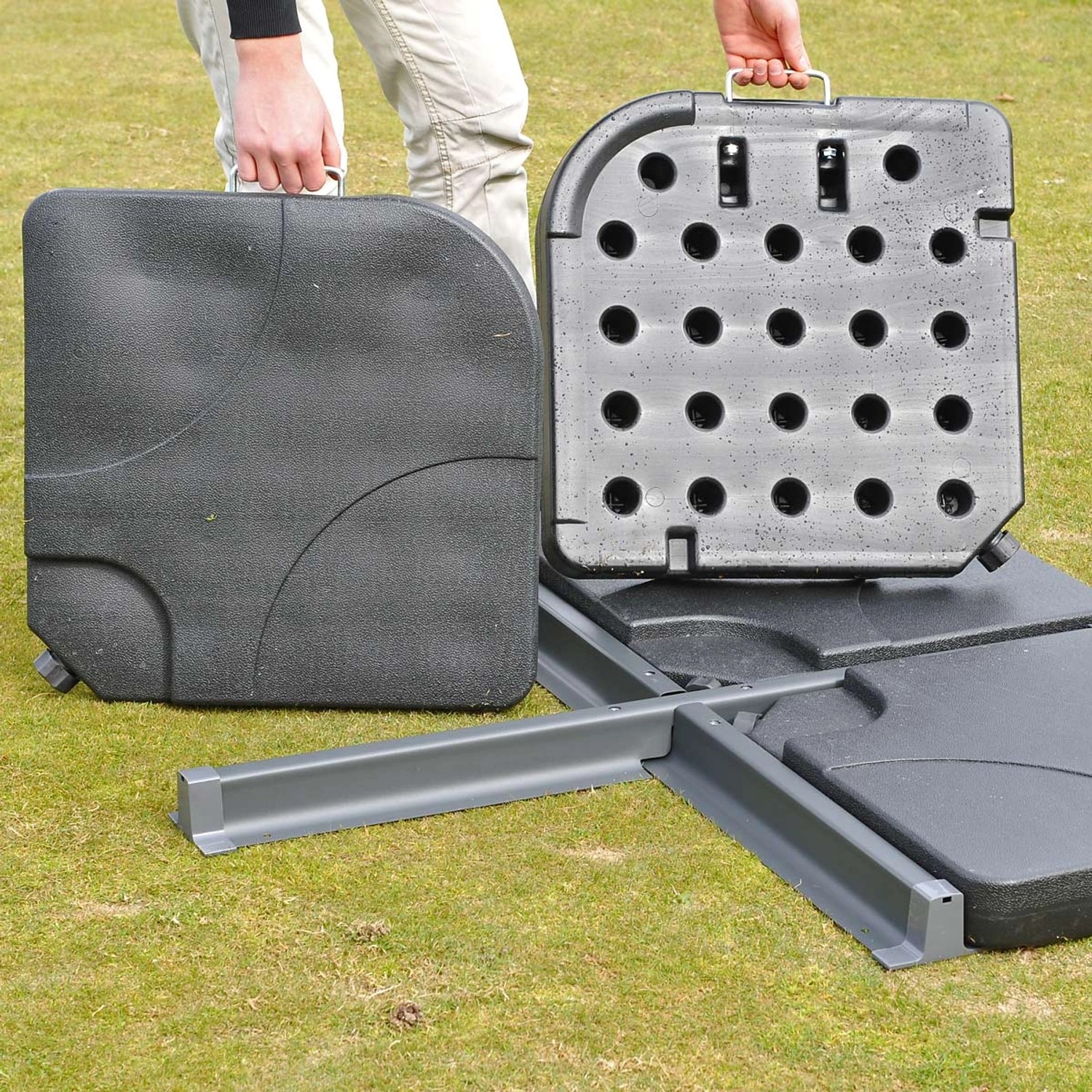 Bodenkreuz und Beschwerungsplatten für MCW Ampelschirm, Zubehör für sicheren Stand.