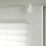 Gardinia EasyFix Plissee Greta, 50x130 cm, mintgrün, am Fensterrahmen befestigt.