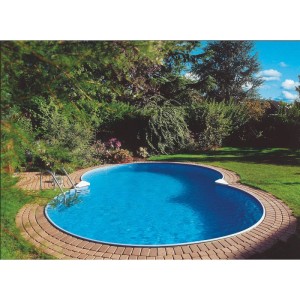 Summer Fun Stahlwandpool Calypso Achtform, 525x320x150cm, eingebaut im Garten mit Leiter.