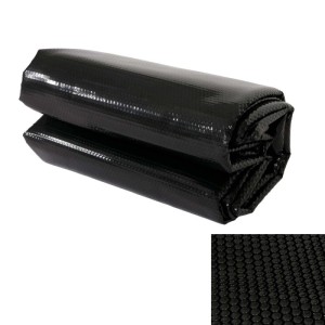 Schwarze MCW Pool-Abdeckung 8x4m, gerollt, mit Solarblasenstruktur. Rechteckige Solarplane für Pools.