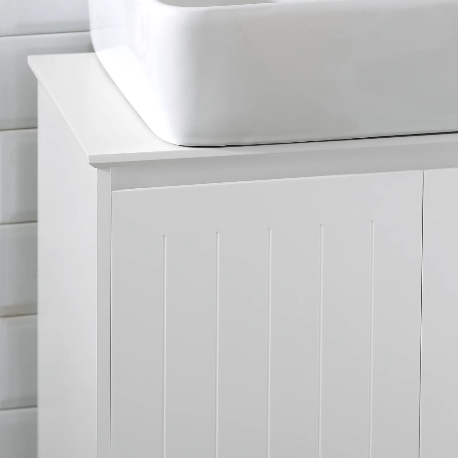 SoBuy Waschbeckenunterschrank BZR108-W, weiß, mit 2 Türen und Aufsatzwaschbecken.