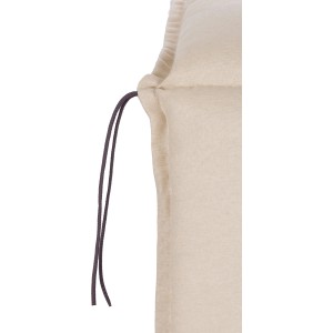 Detailaufnahme: Beige Saumauflage Takume für Hochlehner Gartenstuhl mit Bindebändern.