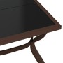 Brauner vidaXL Gartentisch mit schwarzer Glasplatte und Stahlgestell.