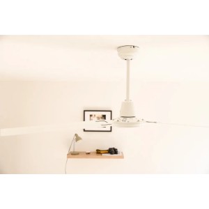 Weißer Westinghouse Deckenventilator Industrial, 142 cm Durchmesser, mit Wandschalter.