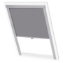 Graues Verdunkelungsrollo FK06 von vidaXL für Velux Fenster, Ansicht von schräg unten.