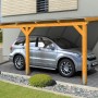 Skan Holz Carport Vogtland, Eiche hell, 300x541 cm, mit Auto unter dem Unterstand.