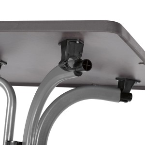 Detailansicht Gartentisch Vigo, rechteckig, grau, mit Stahlgestell und Sevelit-Tischplatte.