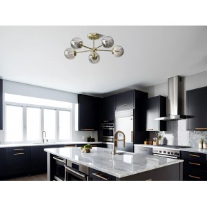 Vente-unique Sofia Deckenleuchte, goldfarbenes Metall, 5 rauchgraue Glaskugeln, Art Déco Stil. 58.5 cm.