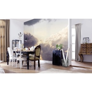 Komar Fototapete Cloud Cast (300x250 cm) im Wohnraum mit Wolkenmotiv.