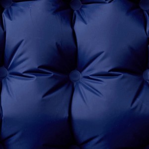 vidaXL Selbstaufblasende Isomatte mit Kissen Marineblau 4007098