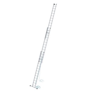 Dreiteilige PROREGAL Seilzugleiter mit Traverse, 3x14 Sprossen, aus Aluminium.