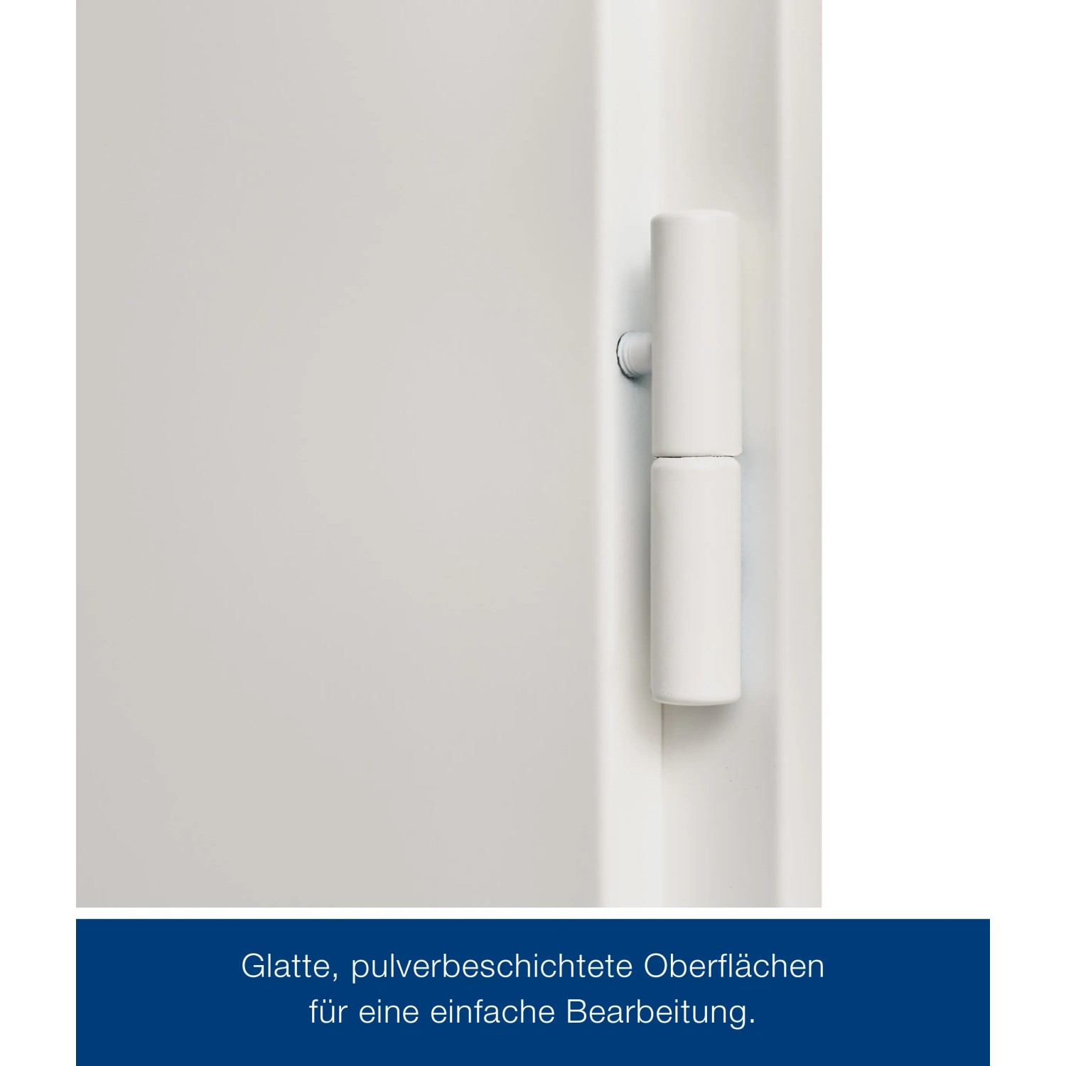 Detailansicht: Weiße ZK-Tür mit Eckzarge und Türband.