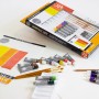 Daler-Rowney Acryl-Malset, 25-teilig mit Farben, Pinsel, Bleistift und Malpalette.