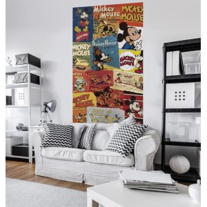 Komar Vlies Fototapete "Mickey - Billboard" (120x200cm) im Wohnzimmer.
